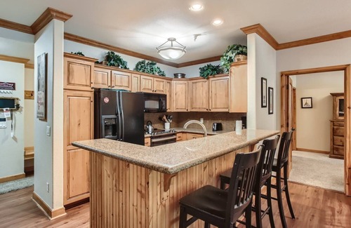 Four O'Clock Condo | Snowflake Sanctuary | Ski-in/Ski-out with Spa & Pool Access
