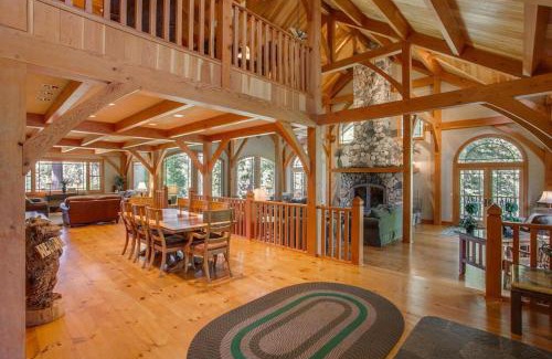 Leavenworth Ski Chalet | Snowgrass Lodge: Breathtaking Views & Inviting Hot Tub