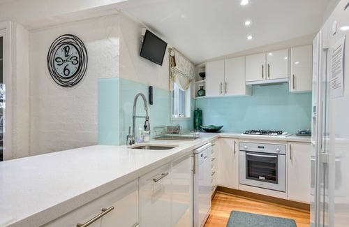 Dinner Plain Apartment | Family-Friendly Snowgums 15: Modern Apartment Retreat