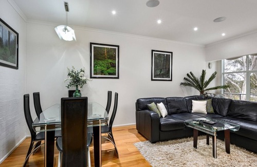 Dinner Plain Apartment | Family-Friendly Snowgums 15: Modern Apartment Retreat