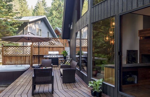 Glacier Cabin | Ultimate Retreat: Snowline Community Near Mt. Baker