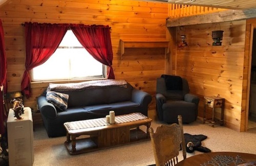 Stewartstown House | Snowmobile/ ATV direct access Rental cabin