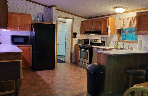 Levering House | Wooded Paradise: Stargazing, Nature & Oceanfront Bliss