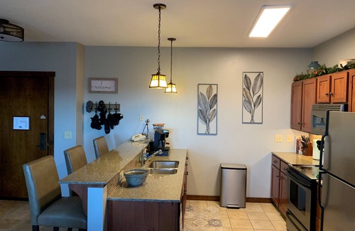 Snowshoe Condo | Top-Rated Snowshoe Retreat: 2BR, Family-Friendly Amenities