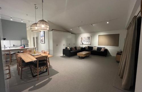Smiggin Holes Apartment | Family-Friendly Snowstay at Heidi’s - Guest Rated 9.8/10
