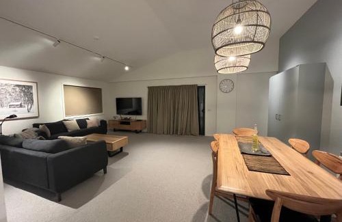 Smiggin Holes Apartment | Family-Friendly Snowstay at Heidi’s - Guest Rated 9.8/10