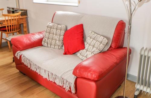 East Dereham House | Discover Comfort at Snowy Owl Barn | 4-Star Rated Stay
