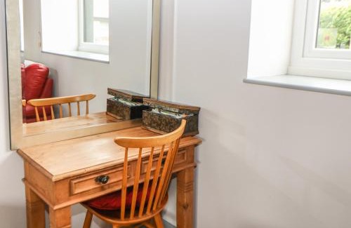 East Dereham House | Discover Comfort at Snowy Owl Barn | 4-Star Rated Stay