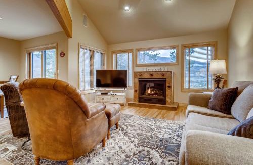 Three Peaks House | Family-Friendly Snowy Paws at Eagles Nest Townhome Retreat