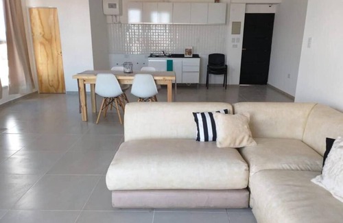 San Rafael Apartment | Inviting Snowy Penthouse for 5 in Prime Location