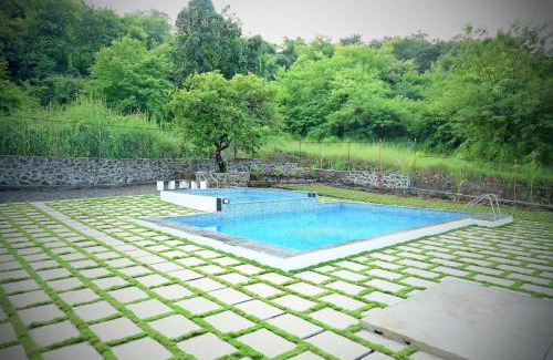 Matheran Hotel | Relax at S and S Resort Matheran: Pet-Friendly Oasis