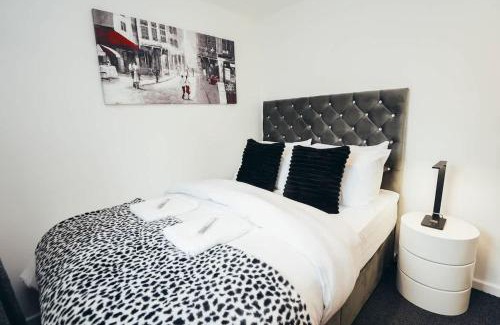 Hilton Apartment | Welcoming Wildhay By DerBnB: Cozy 1BR with Wi-Fi & Free Parking