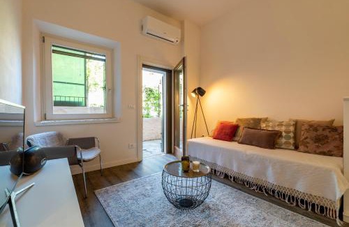 Dorsoduro Apartment | Cozy Apartment with Private Courtyard - Rated 9.3/10