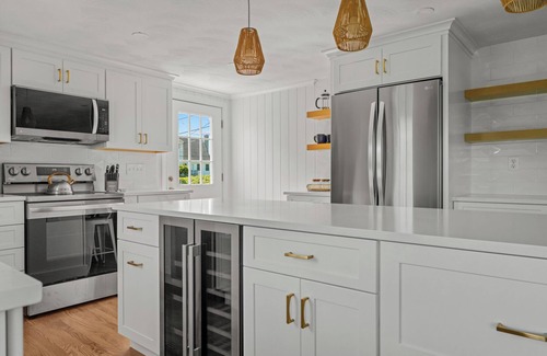 Snug Harbor House | Relax at Snug Harbor: Oceanfront Getaway Near the Beach