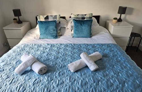 Helensburgh Apartment | Oceanfront Meadhan Apartment: Family-Friendly Getaway