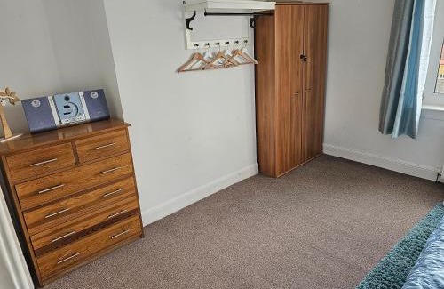 Helensburgh Apartment | Oceanfront Meadhan Apartment: Family-Friendly Getaway