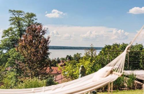 Herrsching am Ammersee Apartment | Cozy Retreat - Breathtaking Lake Views & Garden Terrace