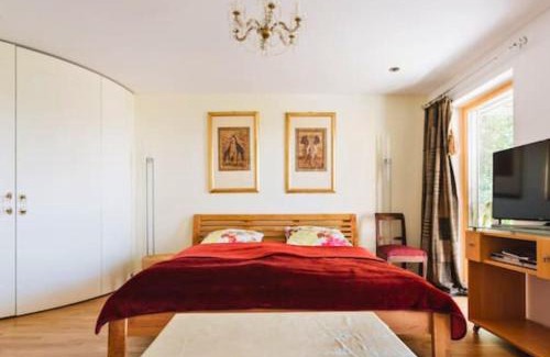 Herrsching am Ammersee Apartment | Cozy Retreat - Breathtaking Lake Views & Garden Terrace