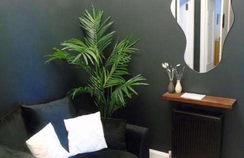 Helensburgh Apartment | Cozy Tearlag Apartment - Child-Friendly & Highly Rated Stay