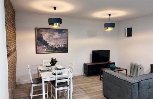 Alcala de Henares Apartment | Family-Friendly Getaway at Sueña en la Plaza Cervantes 2