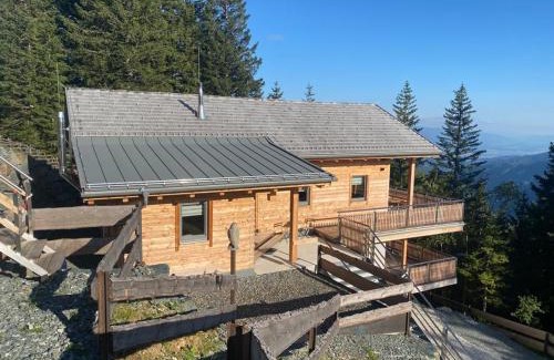 Bad Sankt Leonhard im Lavanttal House | Guest Rated: Sonnenblickhütte with Family-Friendly Amenities
