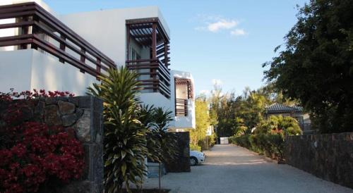 Roches Noires Villa | Ocean View Retreat: So Beach Villa with Private Pool