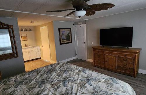 Truckland House | Family & Pet-Friendly Retreat Near the Beach - 10/10 Rating