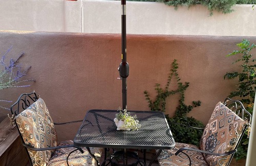 South Capitol Condo | Cozy Casita Near Railyard & Plaza - Guest Rated 9.8/10