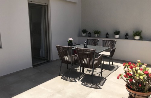 Agios Nikolaos Apartment | Beachfront Bliss: Poem Apartment with Ocean View & Pool