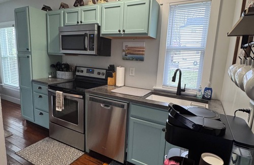 Williamstown House | Ideal Getaway Near Ark with King Bed & Family-Friendly Amenities