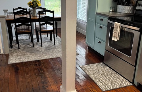 Williamstown House | Ideal Getaway Near Ark with King Bed & Family-Friendly Amenities