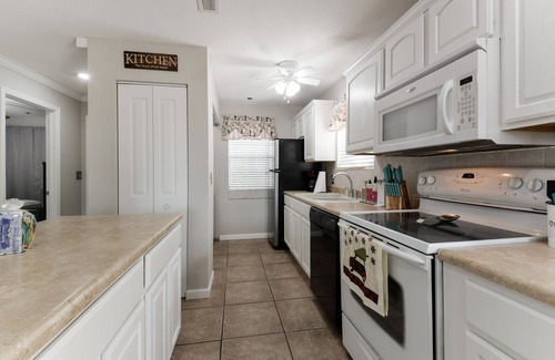 Indian Point Condo | Convenient Retreat by SDC: Walk to Lake, Pet Friendly