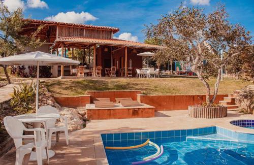 Diamantina House | Pet-Friendly SO HAM Guest House with Pool & Breakfast