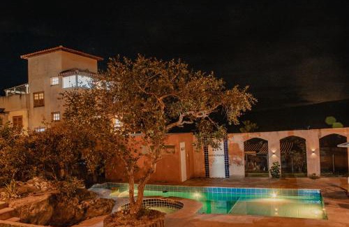 Diamantina House | Pet-Friendly SO HAM Guest House with Pool & Breakfast
