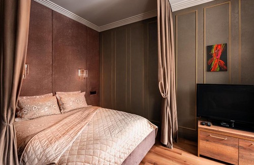 Oktyabrsky District Apartment | Stylish Downtown Apartment Near Minsk Railway Station