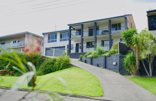 Fishing Point House | Charming So Sweet Home with Scenic Water View & Hot Tub
