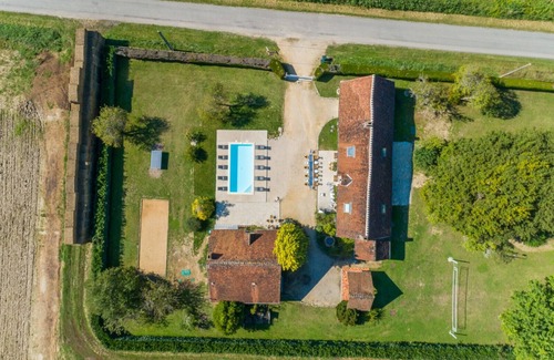 Saint-Maurice-sur-Aveyron Villa | Discover So Villa Bergerie: Pet-Friendly with Heated Pool