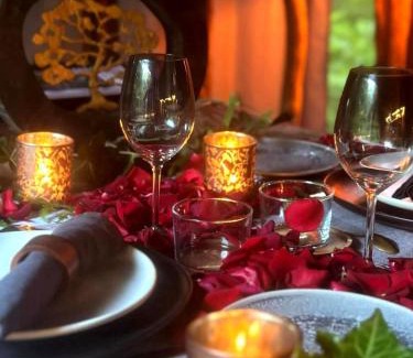 Landiras Cabin | EcoLodge So Wood 33: Pet-Friendly Retreat with Hot Tub