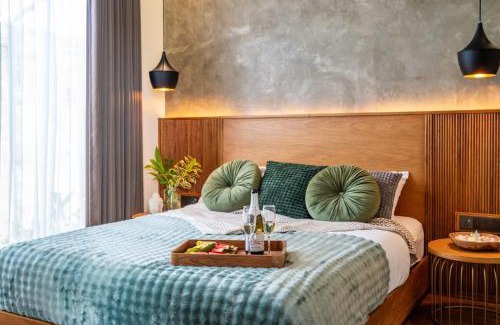 Lodtunduh Villa | Soak in the Sun by the Pool at Solari Buddha Villa