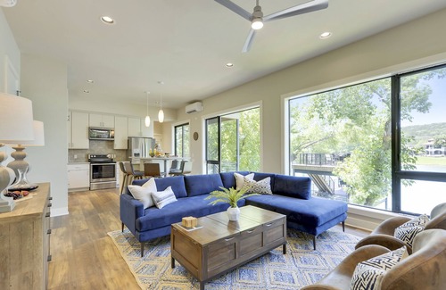 Rio Robles House | Lakefront Retreat: 6 Beds, Spa & Waterfront Views