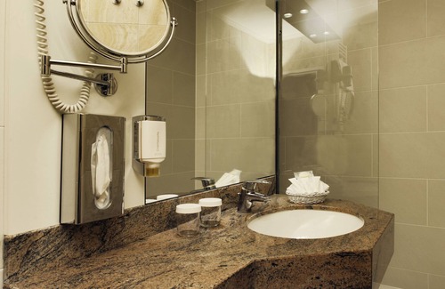 Nied Hotel | Relax at H4 Hotel Frankfurt Messe with Spa & Family Amenities