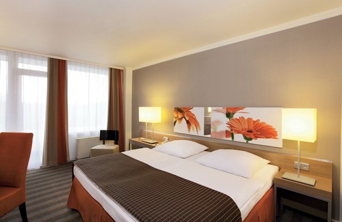 Nied Hotel | Relax at H4 Hotel Frankfurt Messe with Spa & Family Amenities