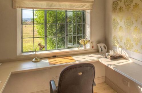Nanyuki Hotel | Top-Rated Soames Hotel & Jack's Bar with Family-Friendly Amenities