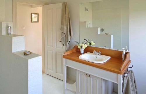 Nanyuki Hotel | Top-Rated Soames Hotel & Jack's Bar with Family-Friendly Amenities