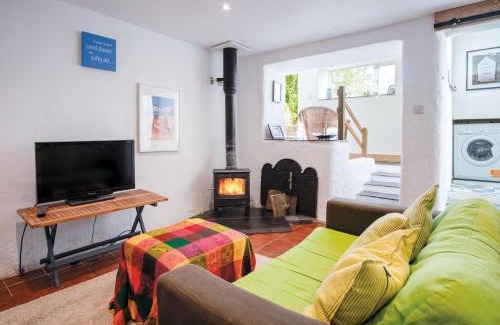 Lydstep House | Cozy Soap Barn Cottage in Manorbier, Pet & Child Friendly