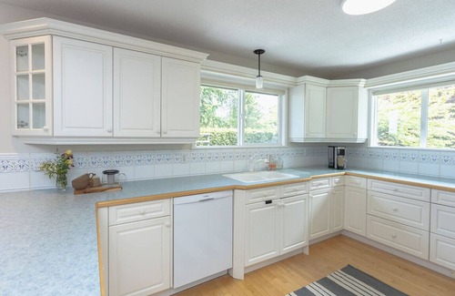 Regional District of Nanaimo House | Soar Above the Sea at Eagle’s Perch Oceanfront Retreat