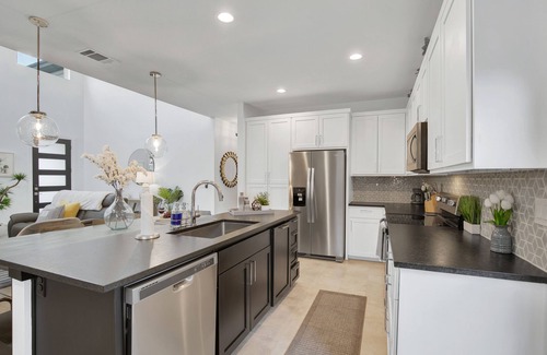 Waterford On Lake Travis House | Inviting 2-Level Point Venture Home with Pool on Lake Travis