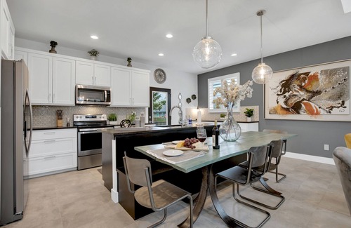 Waterford On Lake Travis House | Inviting 2-Level Point Venture Home with Pool on Lake Travis