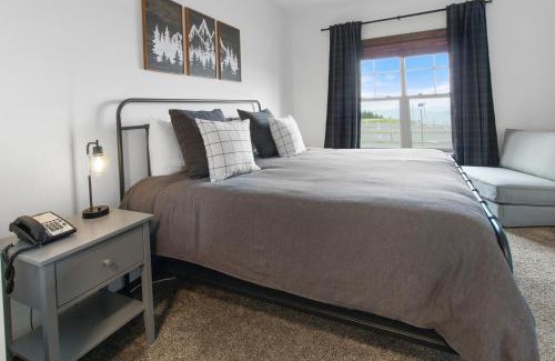 Snowshoe Apartment | Soaring Eagle 217
