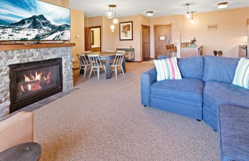Snowshoe Apartment | Soaring Eagle 303 Next To Slopes Underground Parking Hot Tubs Locker